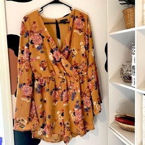 Yellow/goldish floral romper